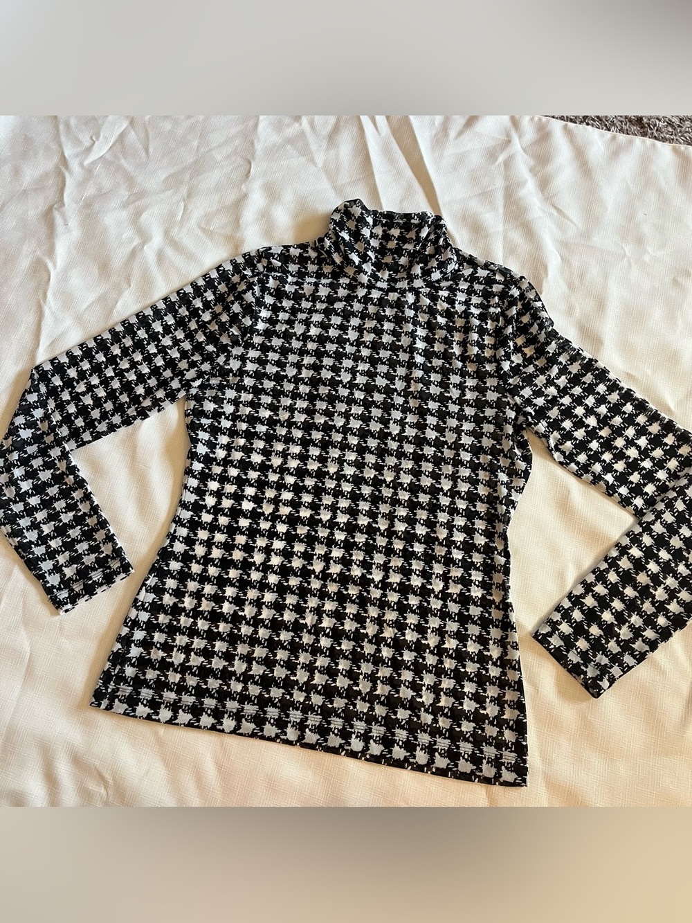 WHBM houndstooth mesh long sleeve turtleneck blouse black white medium